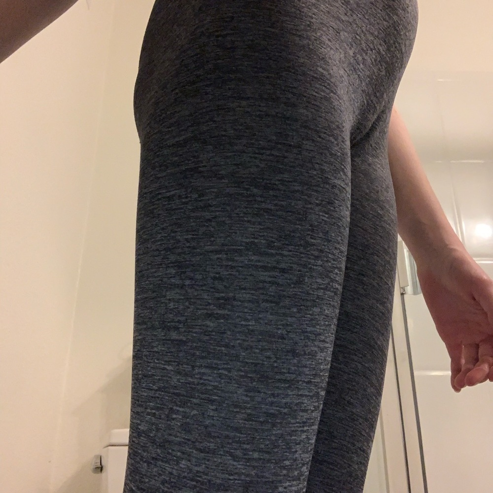 gray leggings